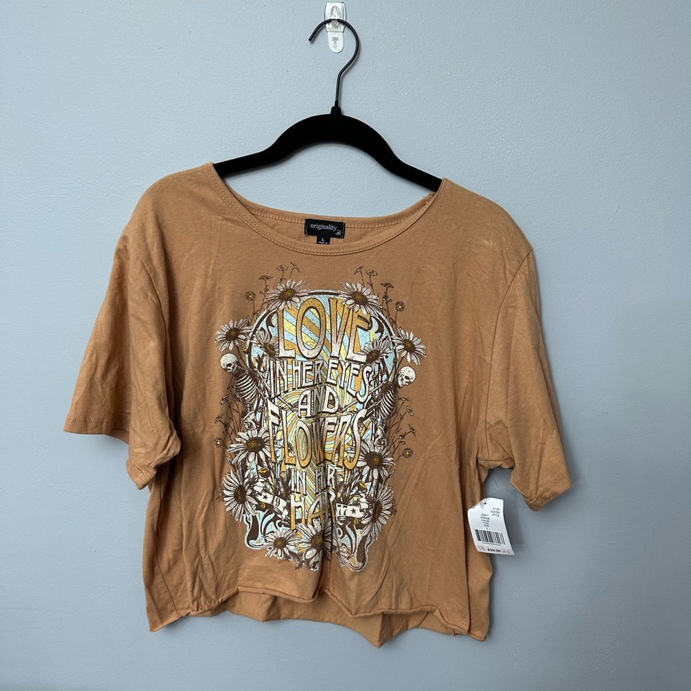 Cropped graphic tee